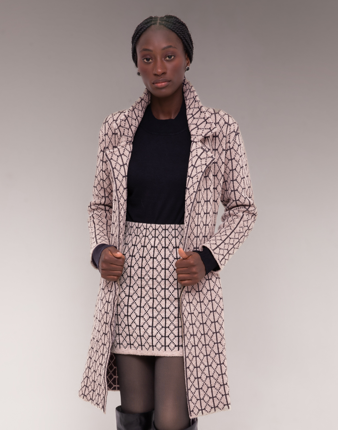Trench Coat Mousse Geométrico Bege e Preta